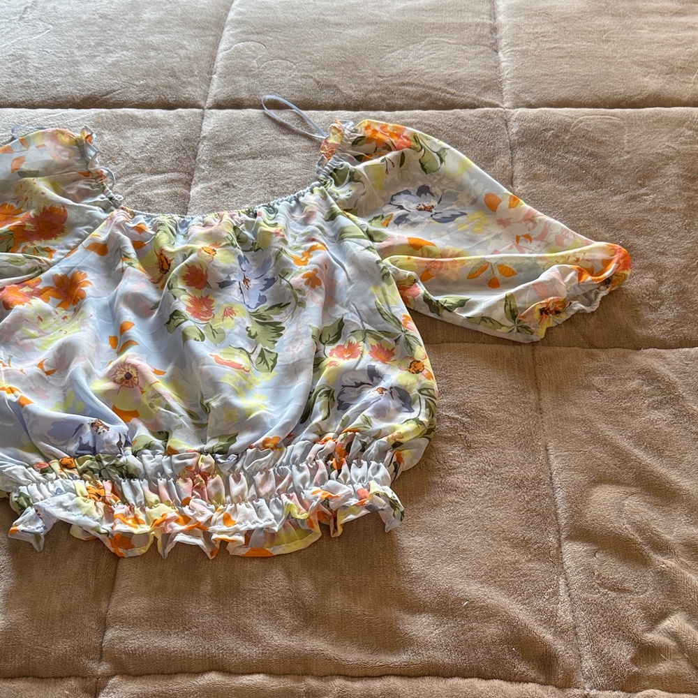 Floral Print Puff Sleeve Blouse - Picture 9 of 10